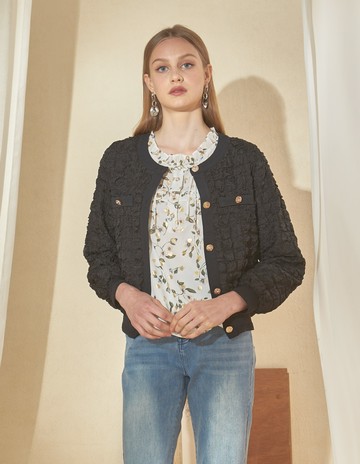 ★【喜芝梅】棉霞織扣 小香風浮雕紋理時尚外套(三色；M-2L) 225660098