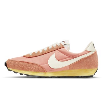 WMNS DAYBREAK SE LIGHT MADDER ROOT PINK SAIL FOSSIL