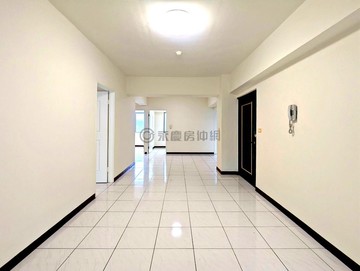 專任★台中巨蛋旁★次頂樓3+1房休旅車位★首購宅｜台中市北屯區同榮一街