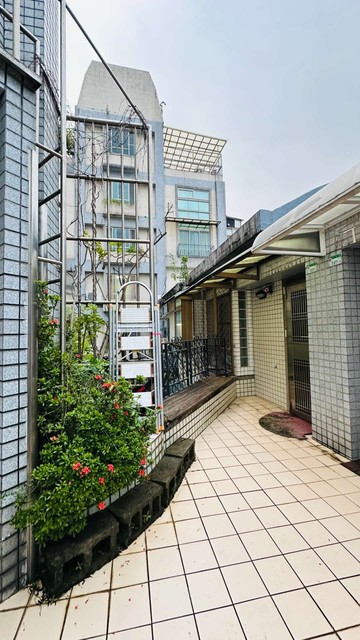 專任❗近文德捷運站百萬裝潢4房4廳4衛｜台北市內湖區文德路