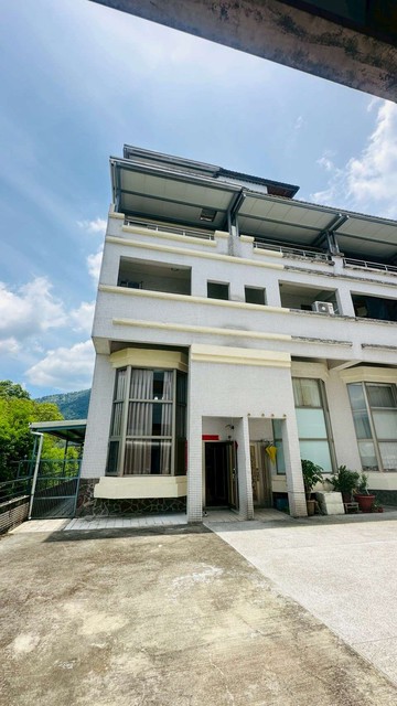 陳依佳強推※專任※埔里駿業景觀山莊｜南投縣埔里鎮中正路