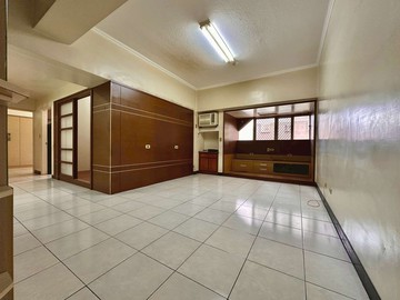 農十六凹仔底 | 龍華國小輕軌站 | 大四房車位｜高雄市鼓山區大順一路