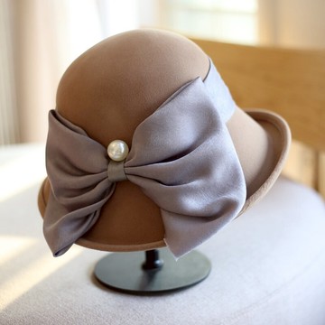 羊毛呢歐美大蝴蝶結珍珠簡約不對稱漁夫帽盆帽氈帽冬天帽子女韓版1入