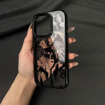 富江伊藤創意潮款手機殼防摔適用 iPhone18/17/16Plus/15/14/13/12 蘋果保護套