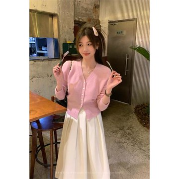 嗆口泡菜 粉色珍珠扣小v領針織開衫女2025初秋女裝寬松韓版薄款毛