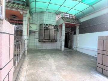 【大里公教街市場旁★完整生活機能舒適美透天】｜台中市大里區公教街