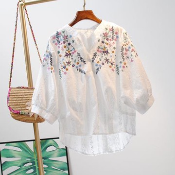 襯衫夏女白色V領刺繡小碎花短款七分燈籠袖寬松百搭炸街高級上衣