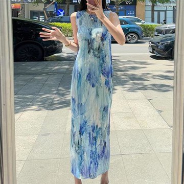 【KEITH-WILL歐風】現貨韓國藍花三宅輕褶衣洋裝(壓褶/中大尺碼 /短袖/輕薄/小香風)