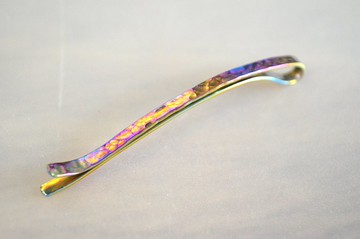 鈦金屬髮簪・帶點成熟氣息的純鈦髮簪・鎚紋・金色・粉色