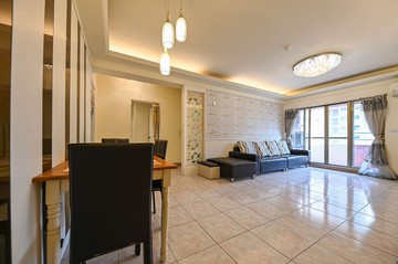 高鐵特區高樓層三房 雙車位(平車、平移)｜高雄市左營區文天路