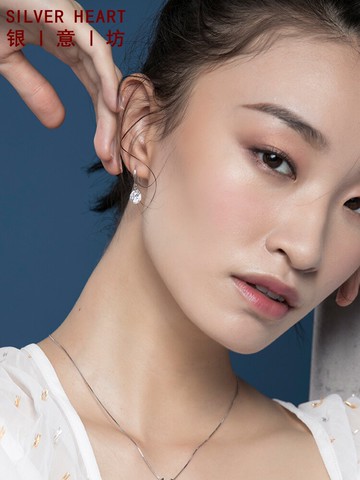 銀耳釘女純銀年新款潮小眾設計閃亮鋯石銀耳環生日禮物送女友