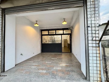 高大特區/藍田商圈/台17線上/臨路透天店住｜高雄市楠梓區德中路
