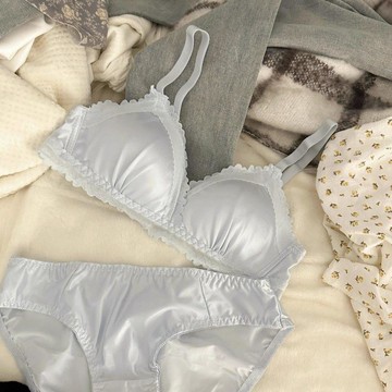 8142 名老顧客🥳新款無痕輕奢緞面內衣女小胸聚攏專用防下垂收副乳不跑杯文胸套裝EWP7