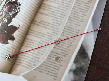 山鬼花錢極細紅繩