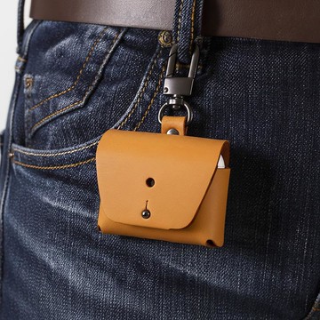 COZI- AirPods Pro 3代 & AirPods 4代 義大利植鞣革 保護套-支援無線充電或連接埠充電和充電指示燈孔及揚聲器孔 AirPods Pro 3代耳機包  - 黑色