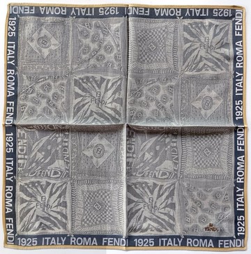 復古 Fendi 緹花手帕 – 動物印花與幾何圖案 19 x 18.5 英吋