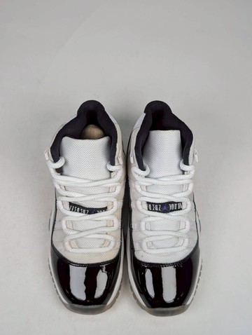 微瑕疵-左右腳中底鞋底泛黃鞋面色差 378038-100 4.5Y Air Jordan 11 「 Concord 」GS 女段