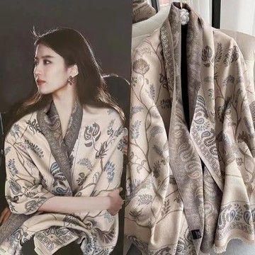 【Emi艾迷】青鳥花葉綻放氣質優雅 親膚溫暖 仿羊絨圍巾