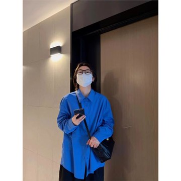 通勤別致松弛感克萊因藍襯衫2026春秋設計感小眾長袖疊穿內搭上衣