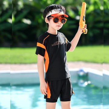 比基尼妮.豪斯短袖英字二件式短褲大童泳裝泳衣(3-6L)