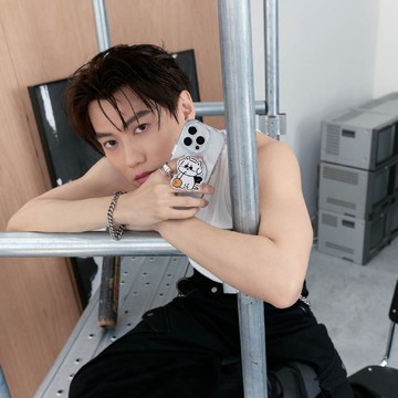 CHRISCHIU MOMO醬喝果汁MagSafe氣囊支架