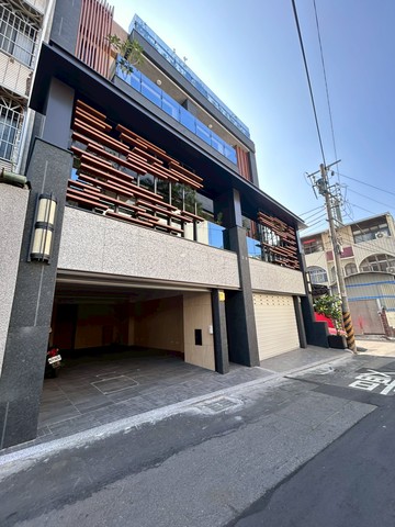 大里行政中心15期旁 全新雙車電梯別墅 6米大面寬｜台中市大里區東里路