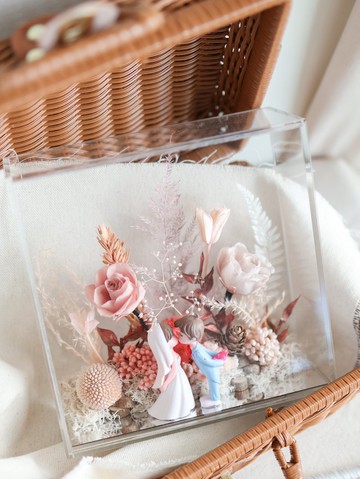 步入幸福秘境 x 不凋玫瑰乾燥花透明花框