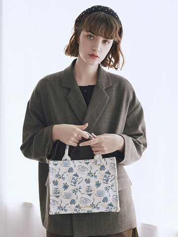 天藍茶杯花卉絲帶圖案立方形手提袋(08000834100) - Maison de FLEUR