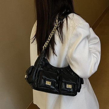 菱格鏈條腋下包🔥春夏小眾休閒設計 女生單肩包 通勤側背包 百搭斜背包 日常外出鏈條包 約會斜挎女包 約會鏈條包