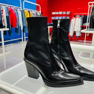 黑色尖頭坡跟靴子女25秋冬新款軟皮拉鏈切爾靴歐美高跟時裝靴粗跟