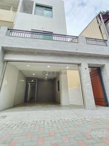 台南房仲女王高金梅 南大精裝邊間車庫透天｜大降價！｜台南市中西區大同路一段