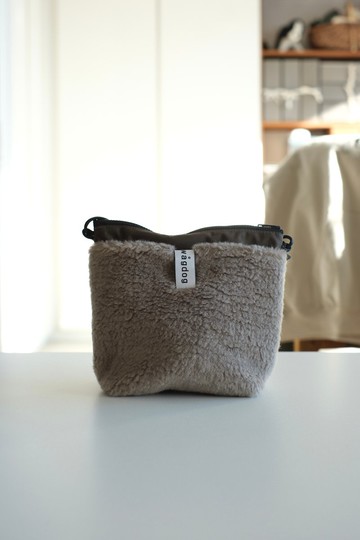 環保皮草拼接尼龍 折疊船型底迷你側背包