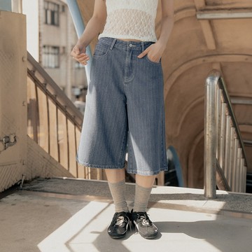 QUEENSHOP_F 女裝 休閒直紋洗水牛仔七分褲 S/M/L 現+預 【04120120】