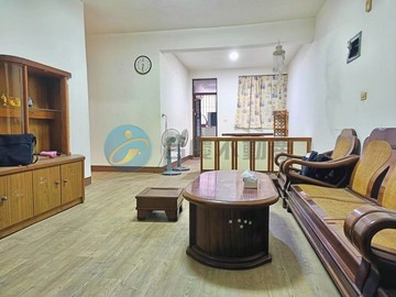 小港漢民*康莊商圈三樓大坪數三房公寓｜高雄市小港區永順街