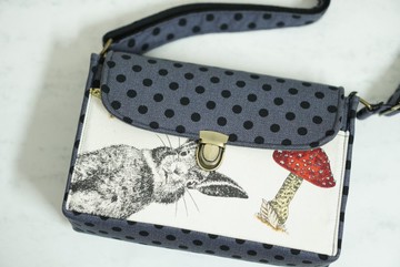 大方包側背包 大白兔