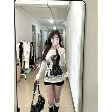 ♡ 𝑪𝒉𝒊𝒄 𝒖 ♡美式秋復古印花防曬長袖秋季T恤新款修身辣妹打底顯瘦時尚上衣