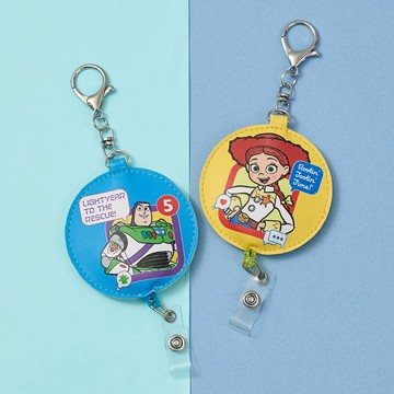 【R.FUN SHOP】玩具總動員TOY5皮質伸縮證件扣 胡迪 翠絲 巴斯 伸縮扣 鑰匙圈 紀念品 收藏品 CA996