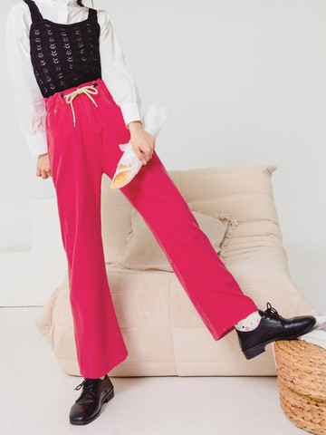 高含棉率性抽繩小男友牛仔寬褲