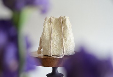 限量 ! 淡粉花朵刺繡扇形蕾絲 米色兩用束口肩背包