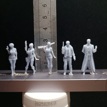 【台灣出貨】✨免運 微縮模型 微縮兵人 1/64微縮小人 生化危機艾達王里昂克萊爾 小比例遊戲高精度3D白模