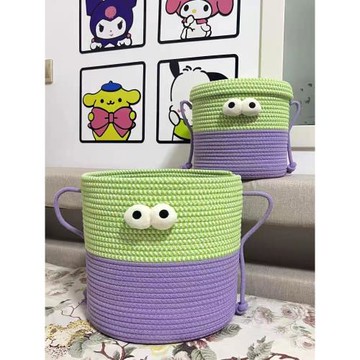 卡通圓形布藝收納桶玩具桌面儲物筐編織帶蓋大眼怪獸零食抱抱桶