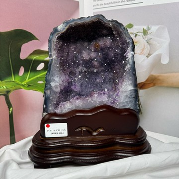 上頭是閃閃滿天星由下是漸層到大😍巴西紫水晶洞 ESP✨2.26kg💜口寬有洞深 鈦晶洞 水晶洞 晶洞 紫水晶洞
