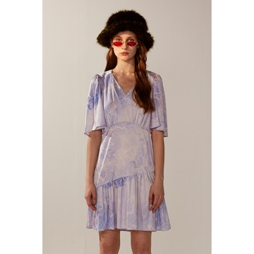 AVVJOY法式柔美渲染印花V領荷葉袖洋裝材質輕薄舒適適合春夏穿搭荷葉袖修飾手臂線條有兩色可選