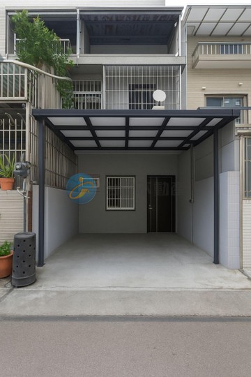 【近台鐵正義車站.綠園道.低總價車庫透天】｜高雄市苓雅區義勇路