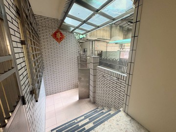 近科工館輕軌站正三房1樓公寓｜高雄市三民區有光路