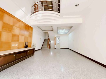 楠梓｜右昌商圈｜花園庭院｜人車分道｜美車墅｜高雄市楠梓區右昌街