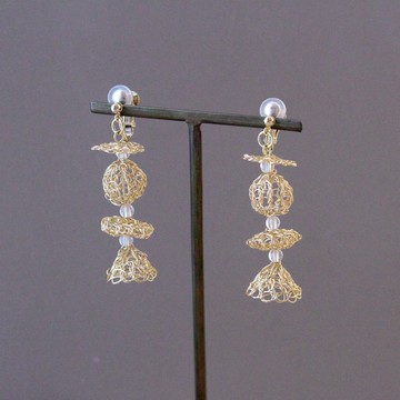 cocon | 圓潤線條的鐵絲飾品與天然水晶耳環