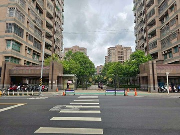 屏東榮總商圏│崇大新城4房平車│近屏東科技產業園｜屏東縣屏東市華盛街