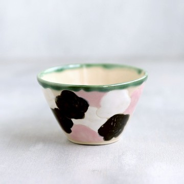 梅花散紋茶碗/黑白粉紅