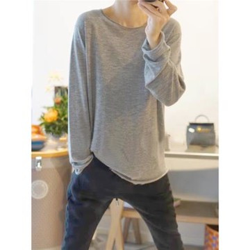 隨性舒服 百搭又好穿的 精紡薄款寬松卷邊羊絨毛衣 灰色／黑色